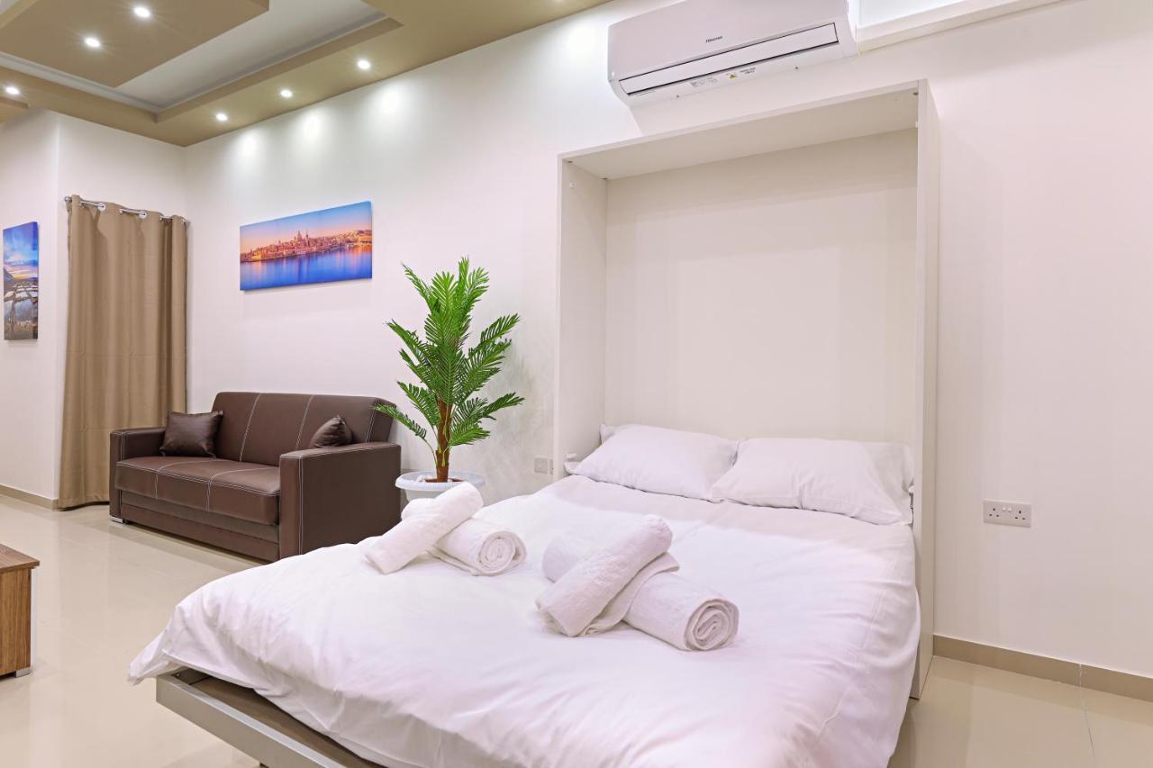 Gem Beachfront Apt With Amazing Bay And Sea Views Birżebbuġa Exterior foto